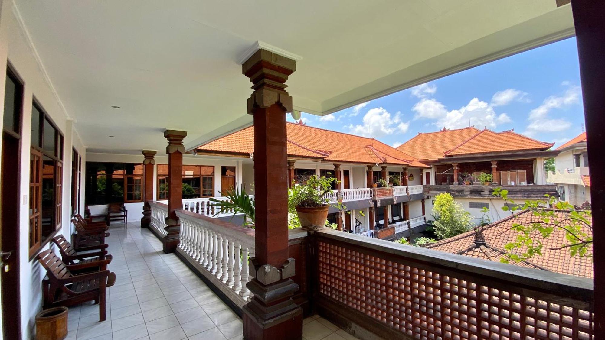 Simpang Inn Hotel Legian Buitenkant foto