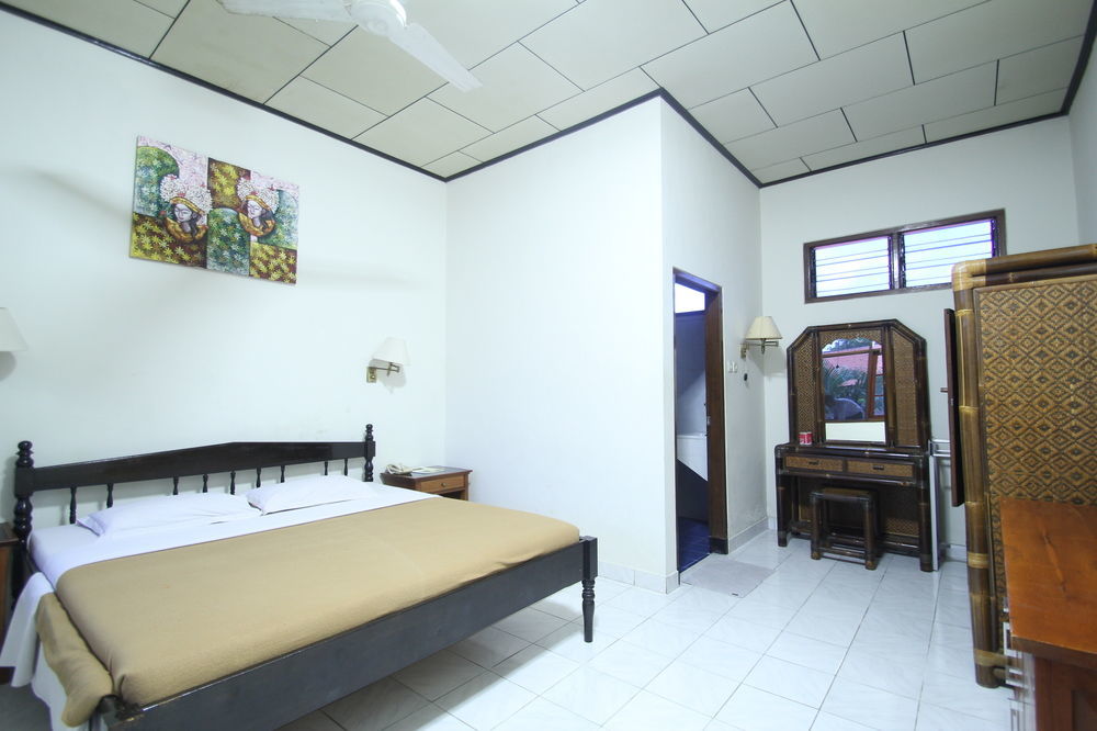 Simpang Inn Hotel Legian Buitenkant foto