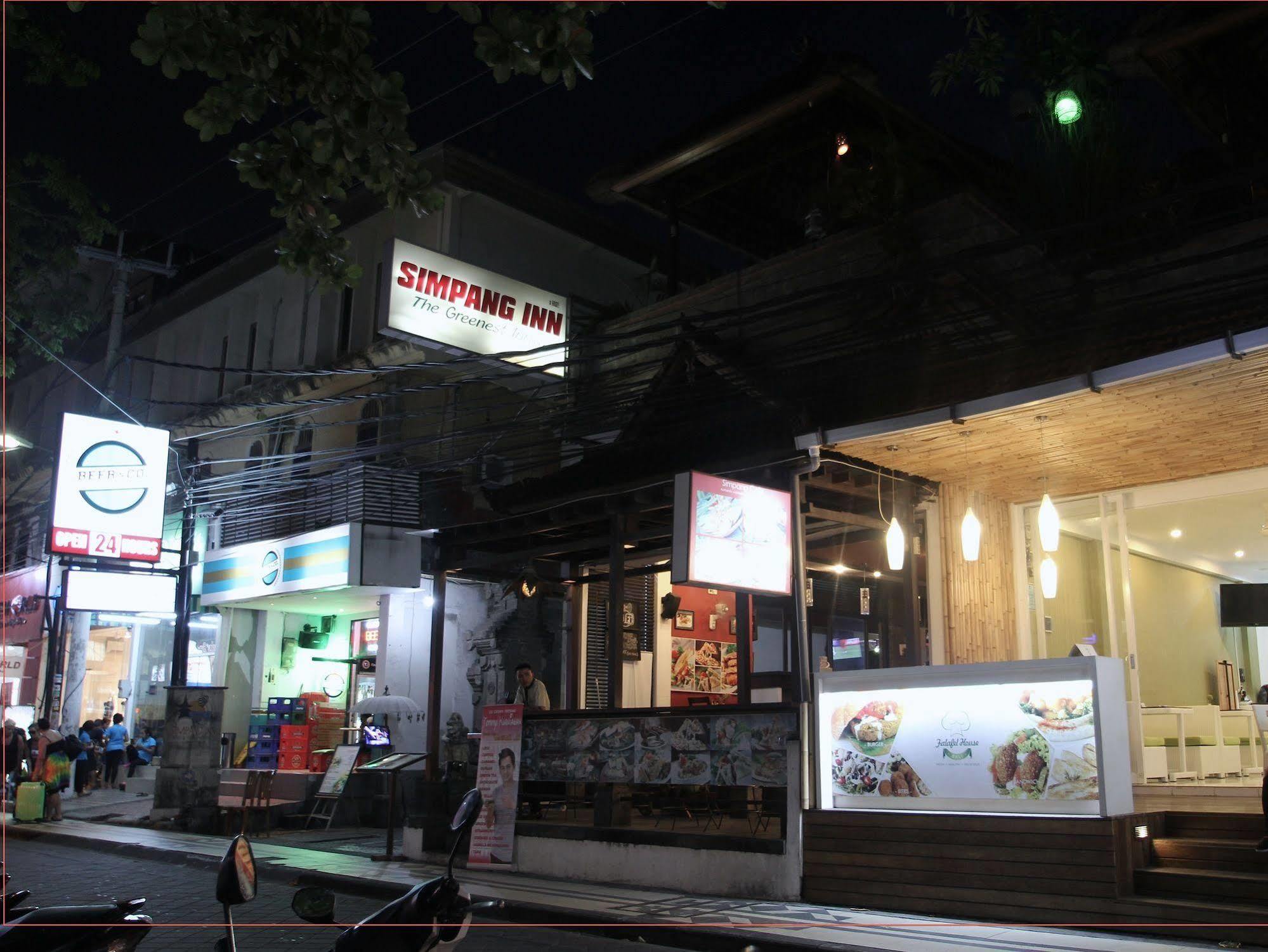 Simpang Inn Hotel Legian Buitenkant foto