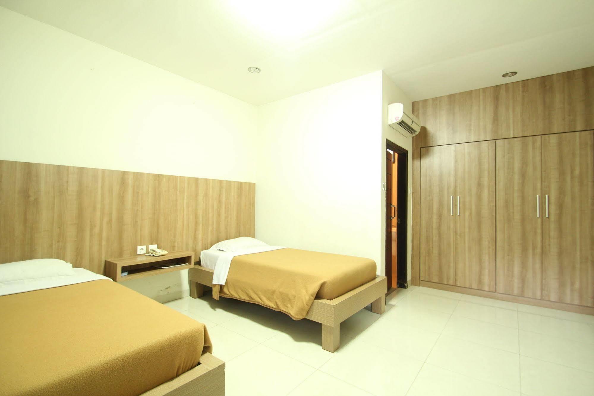 Simpang Inn Hotel Legian Buitenkant foto