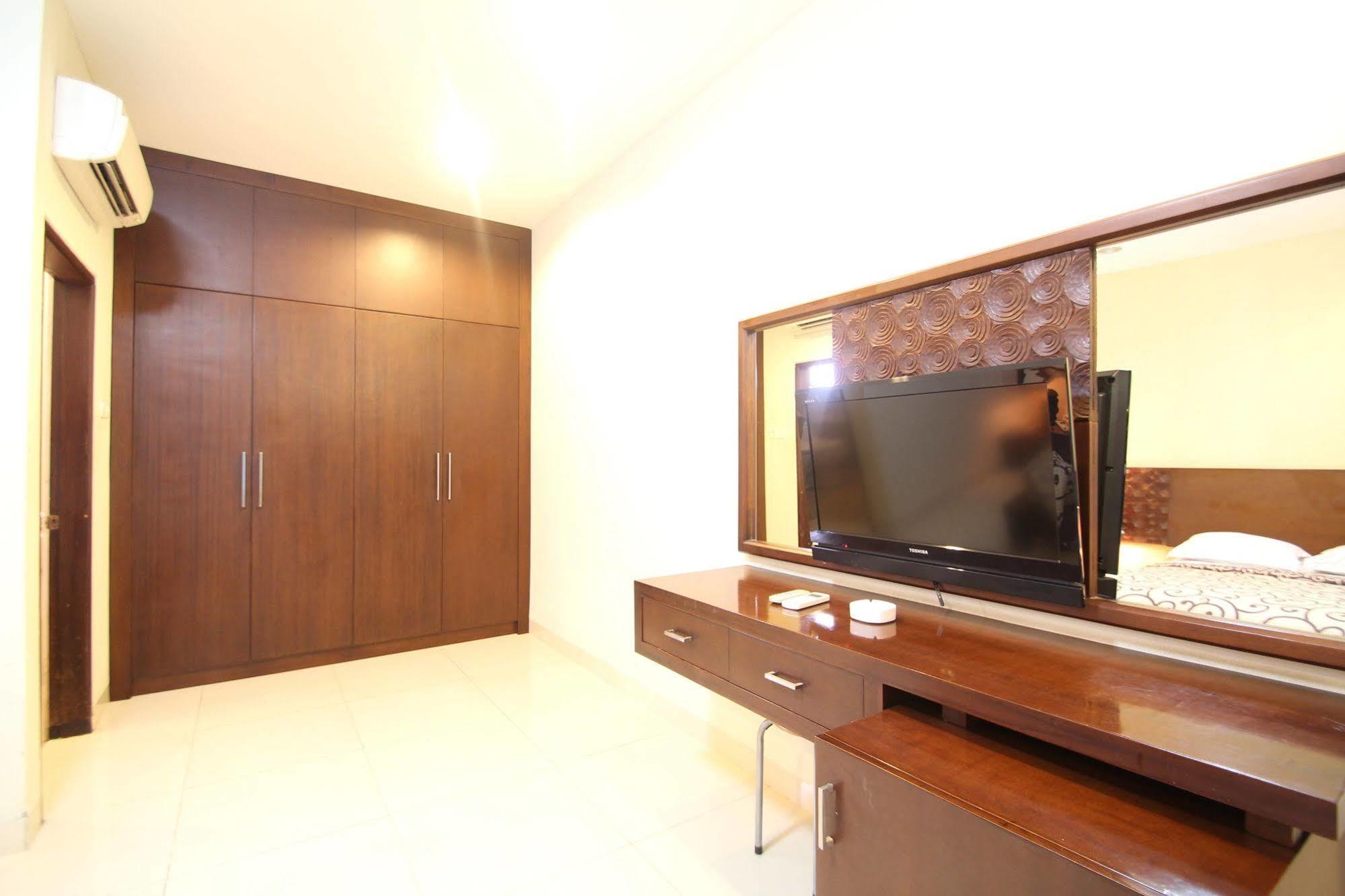 Simpang Inn Hotel Legian Buitenkant foto