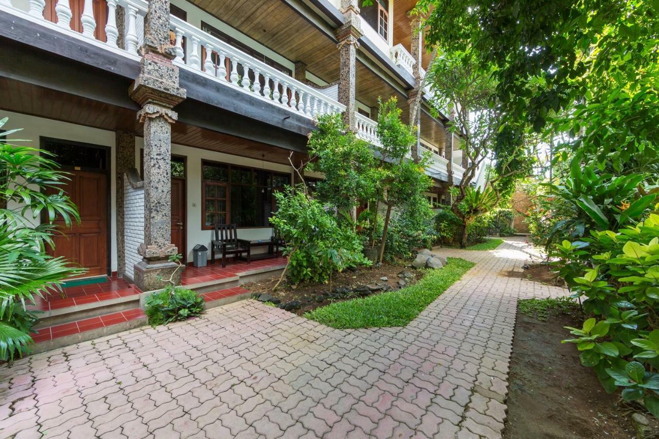 Simpang Inn Hotel Legian Buitenkant foto